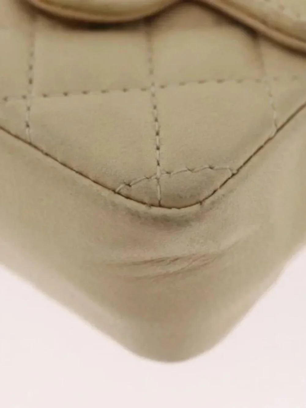 CHANEL Matelasse Pouch Lamb Skin Beige Gold CC Auth BA10922